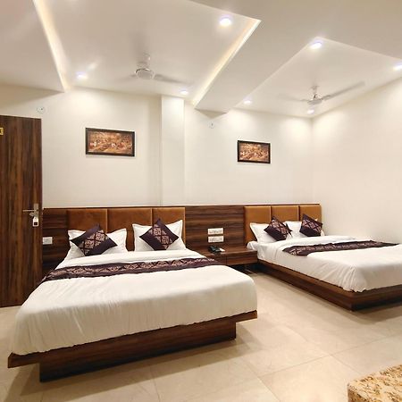 Hotel Vrinda Inn Udaipur Exteriör bild