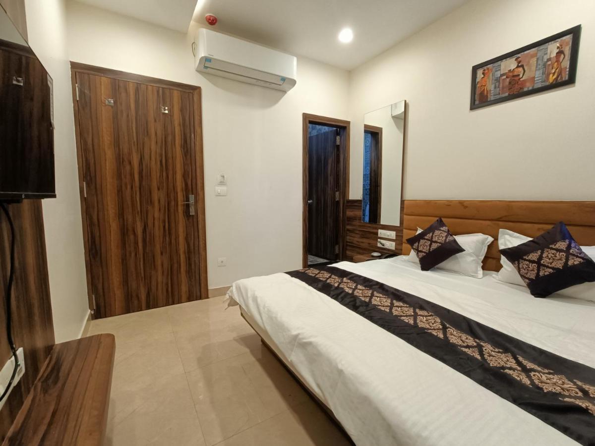 Hotel Vrinda Inn Udaipur Exteriör bild