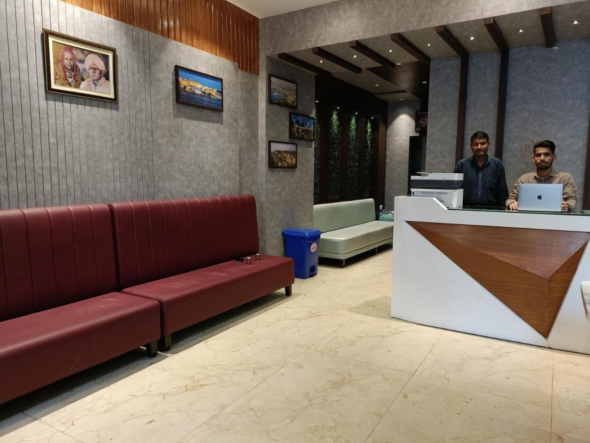 Hotel Vrinda Inn Udaipur Exteriör bild