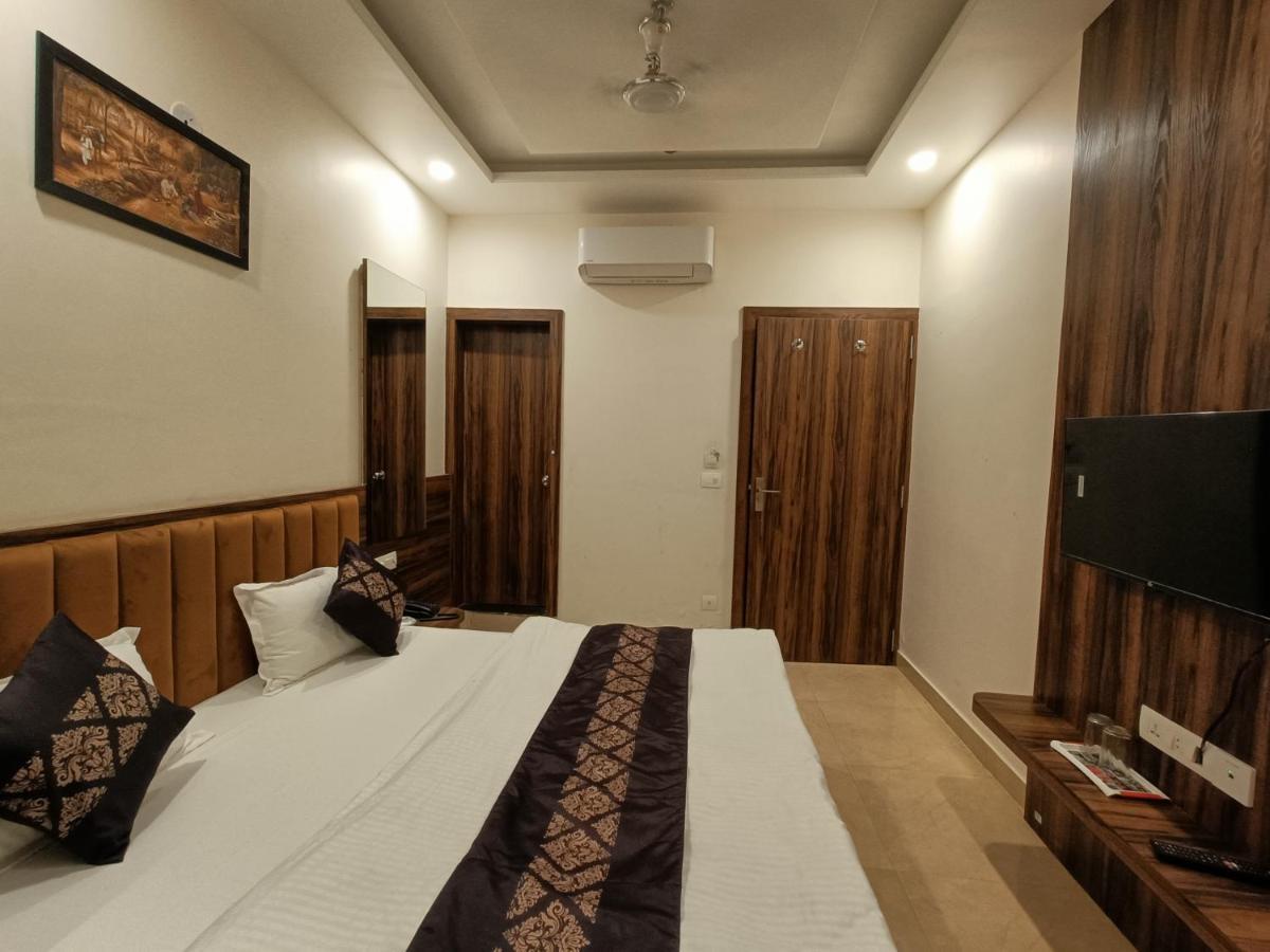 Hotel Vrinda Inn Udaipur Exteriör bild