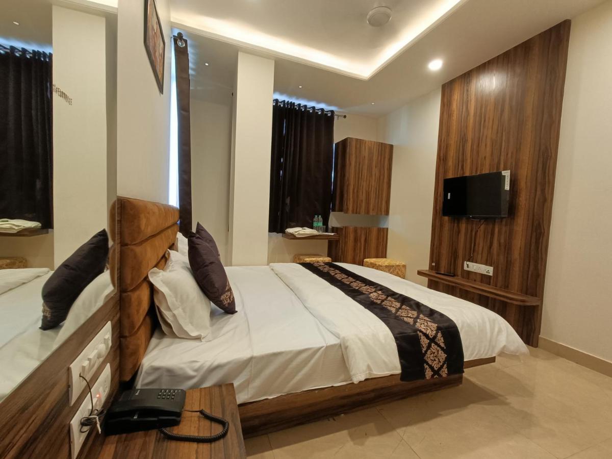 Hotel Vrinda Inn Udaipur Exteriör bild