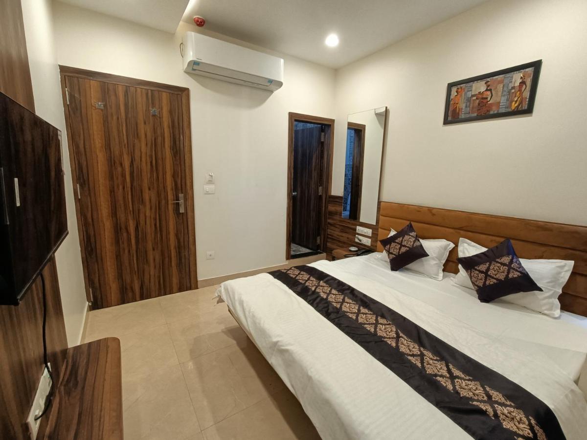 Hotel Vrinda Inn Udaipur Exteriör bild