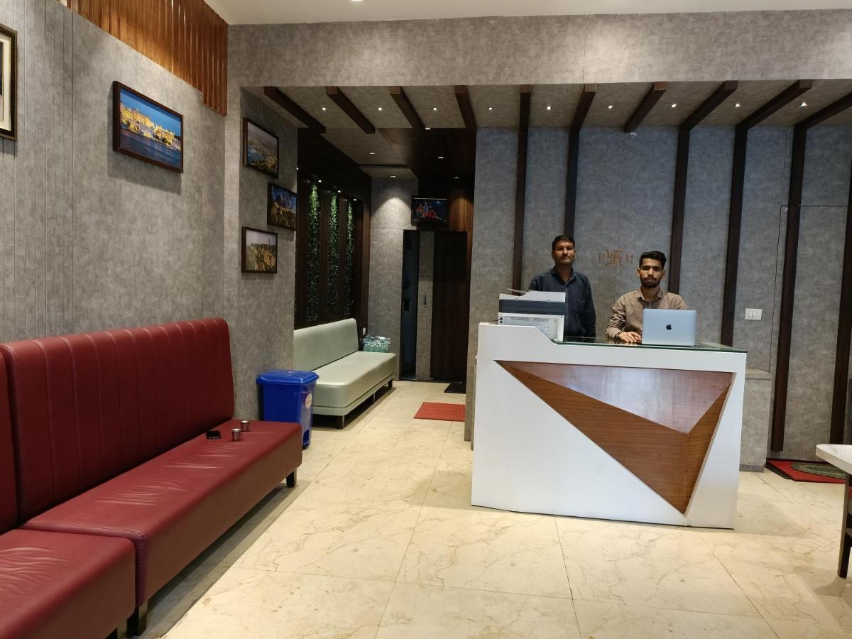 Hotel Vrinda Inn Udaipur Exteriör bild
