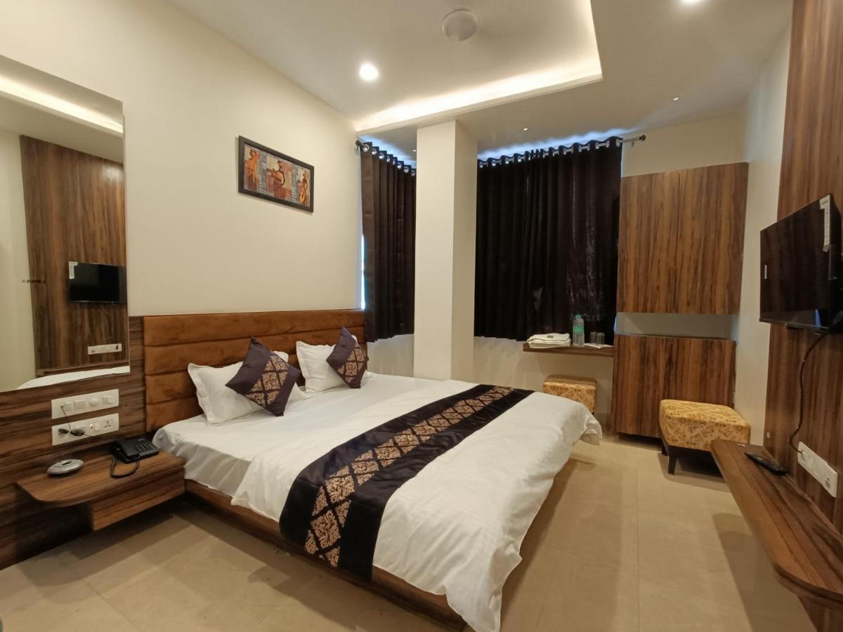 Hotel Vrinda Inn Udaipur Exteriör bild