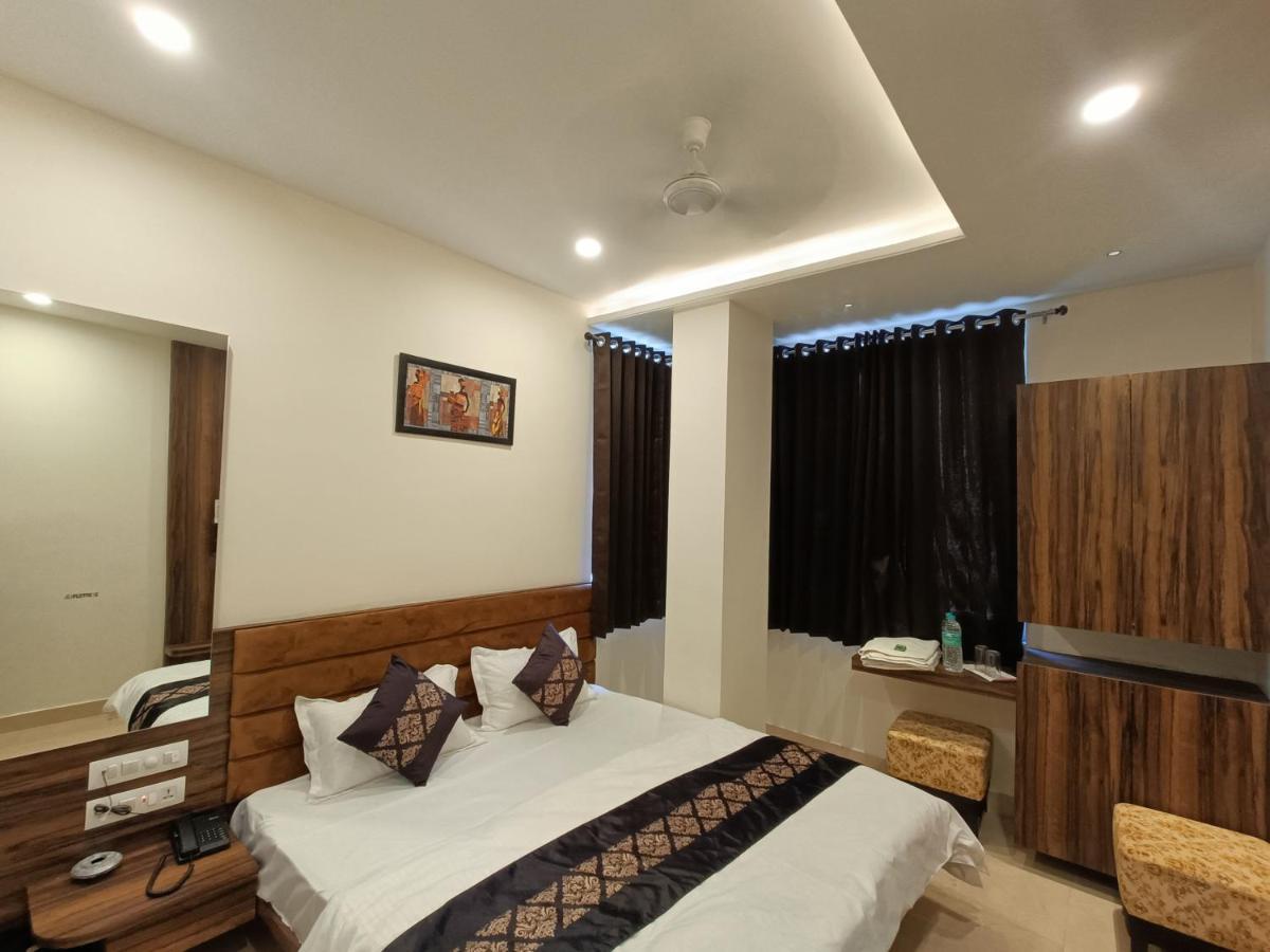 Hotel Vrinda Inn Udaipur Exteriör bild