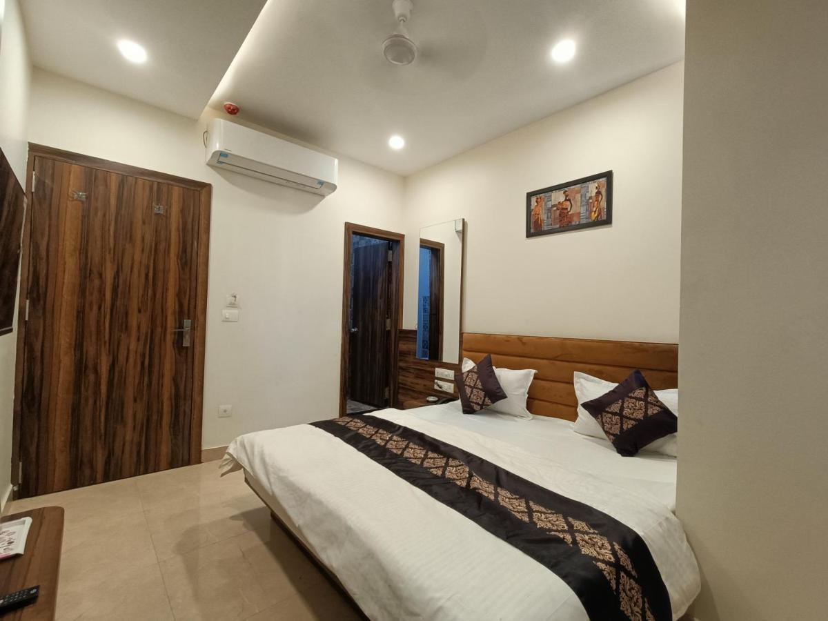 Hotel Vrinda Inn Udaipur Exteriör bild