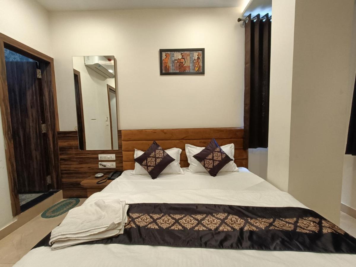 Hotel Vrinda Inn Udaipur Exteriör bild