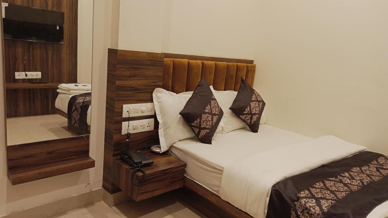 Hotel Vrinda Inn Udaipur Exteriör bild