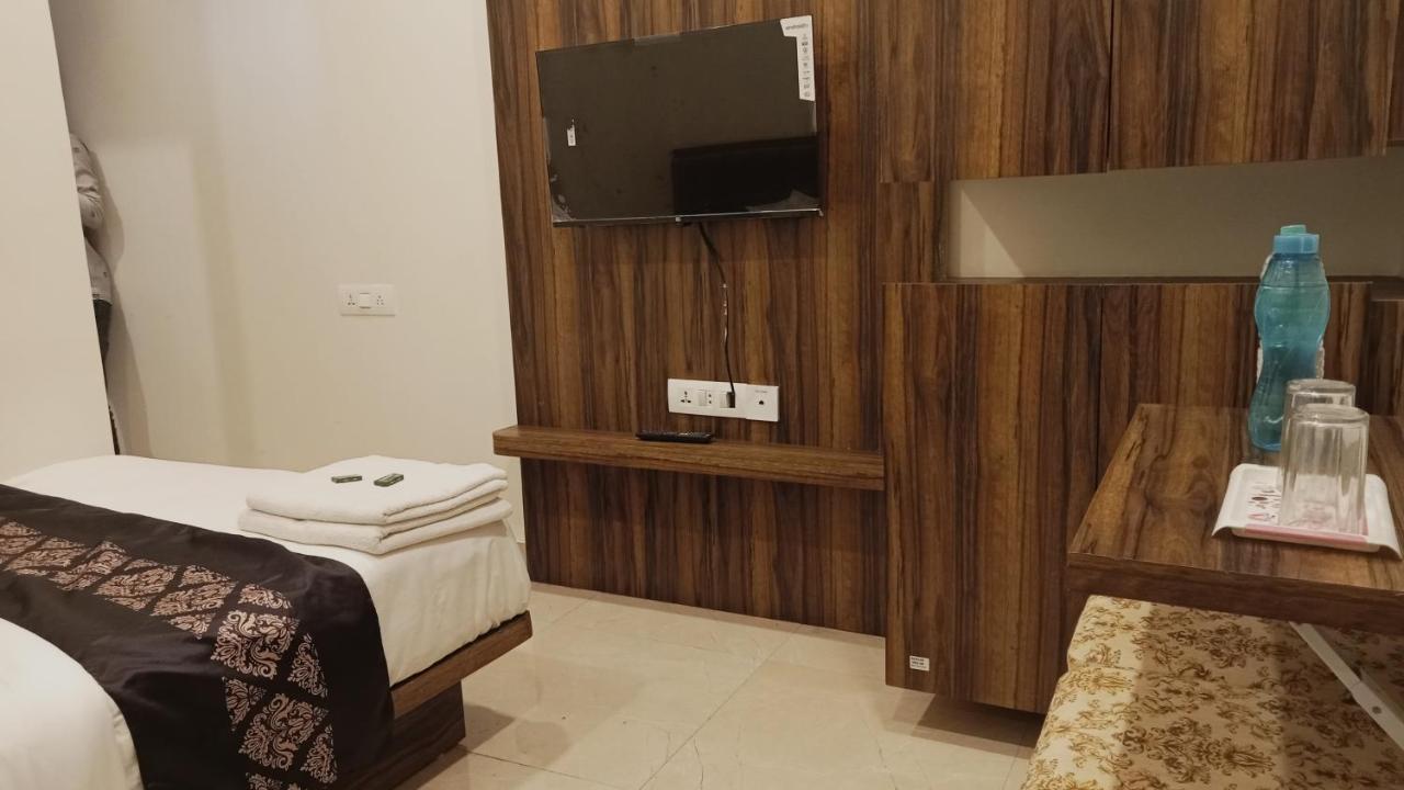 Hotel Vrinda Inn Udaipur Exteriör bild