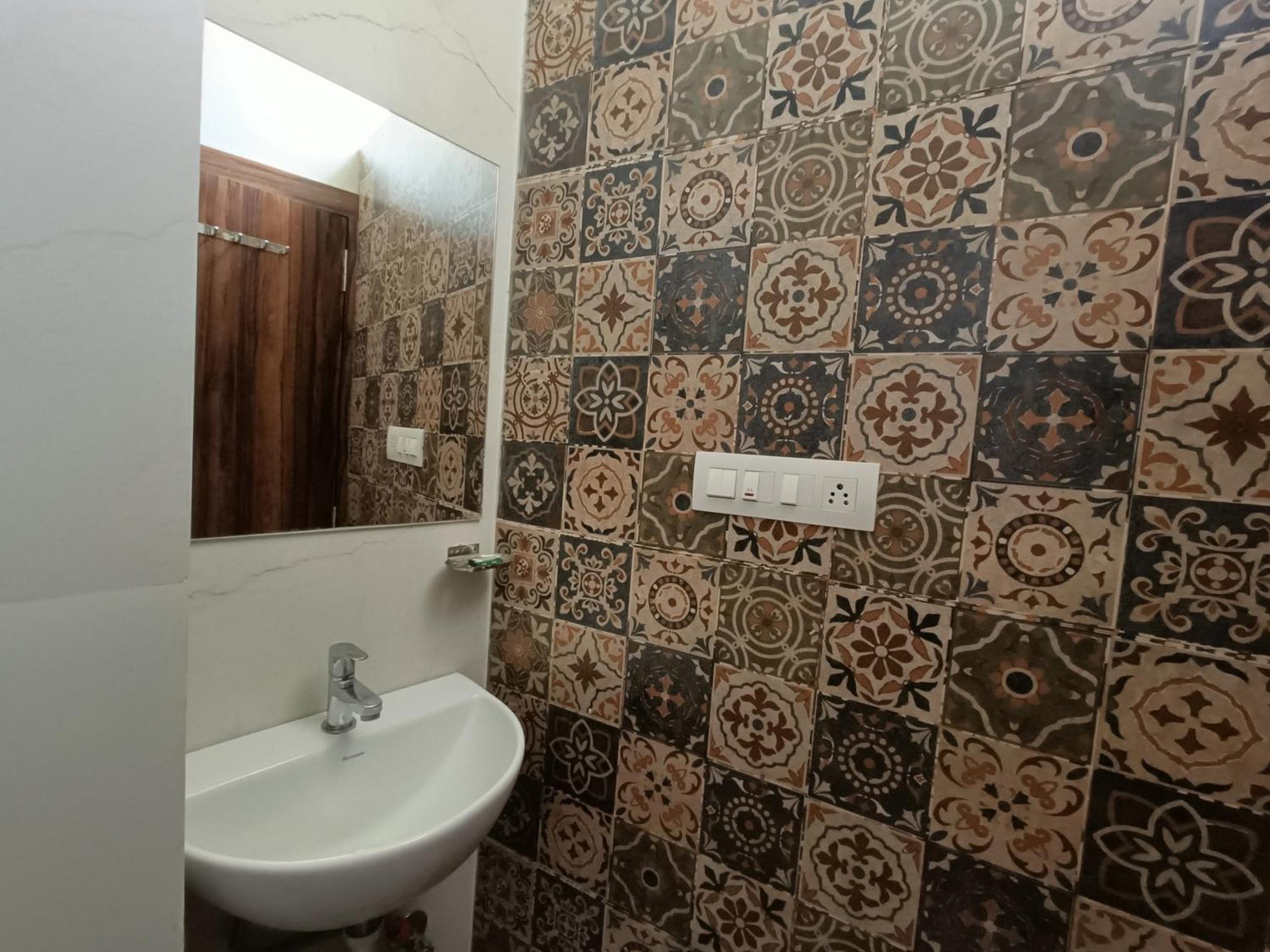 Hotel Vrinda Inn Udaipur Exteriör bild